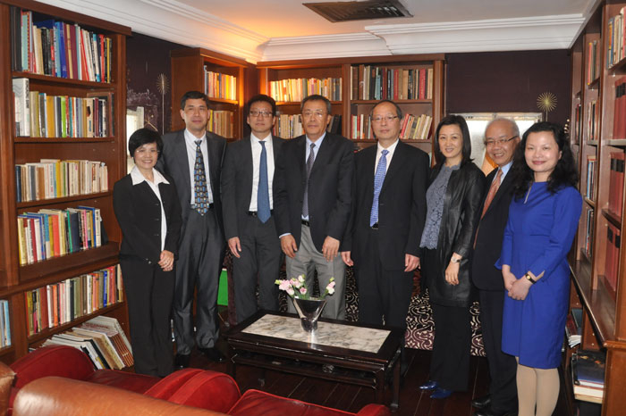 Photo 3 Prof. Yu Shicheng at the luncheon held by Hong Kong Shipowners Association Photo 3 Prof. Yu Shicheng at the luncheon held by Hong Kong Shipowners Association